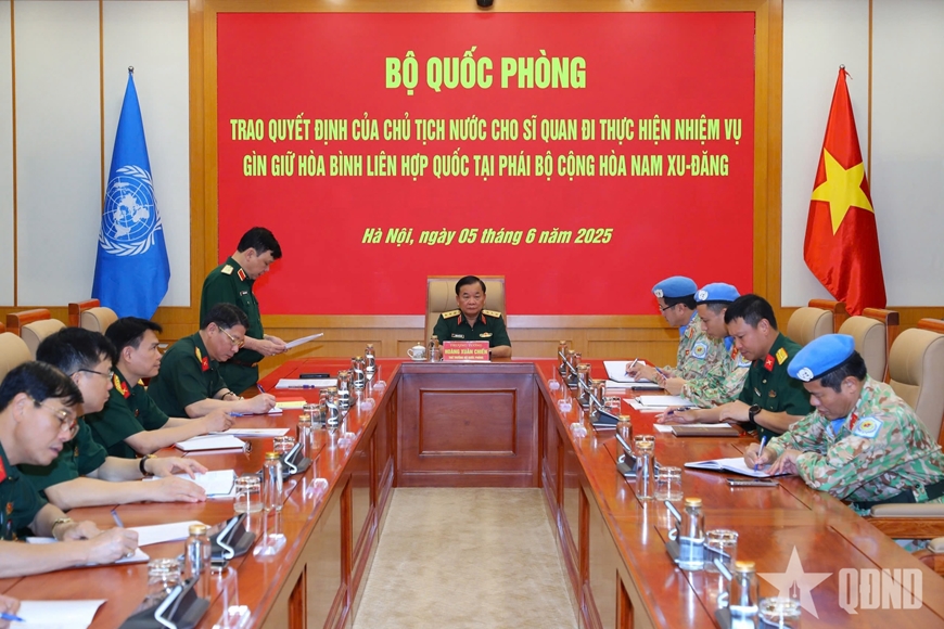 /UploadStore/admin/250605 Trao QD cua CTN/04.jpg